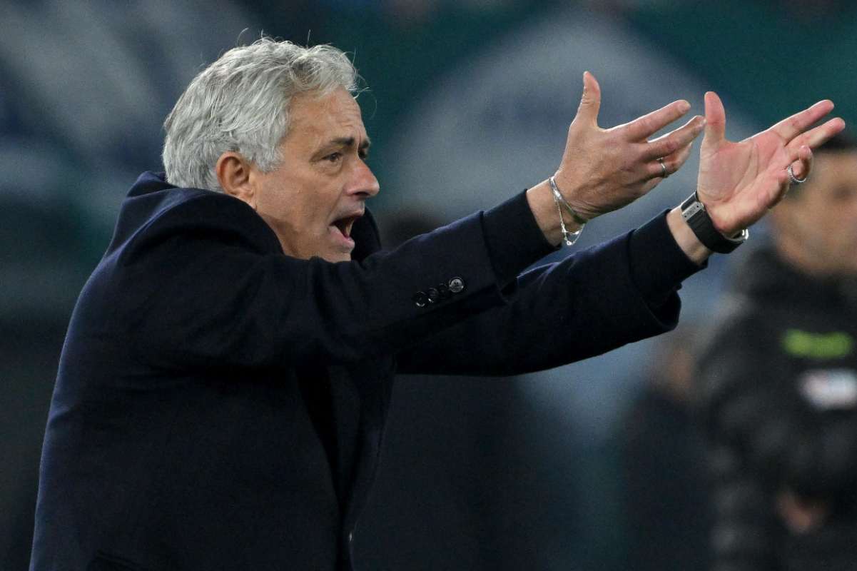 Mourinho esonerato ecco il sostituto casa Roma