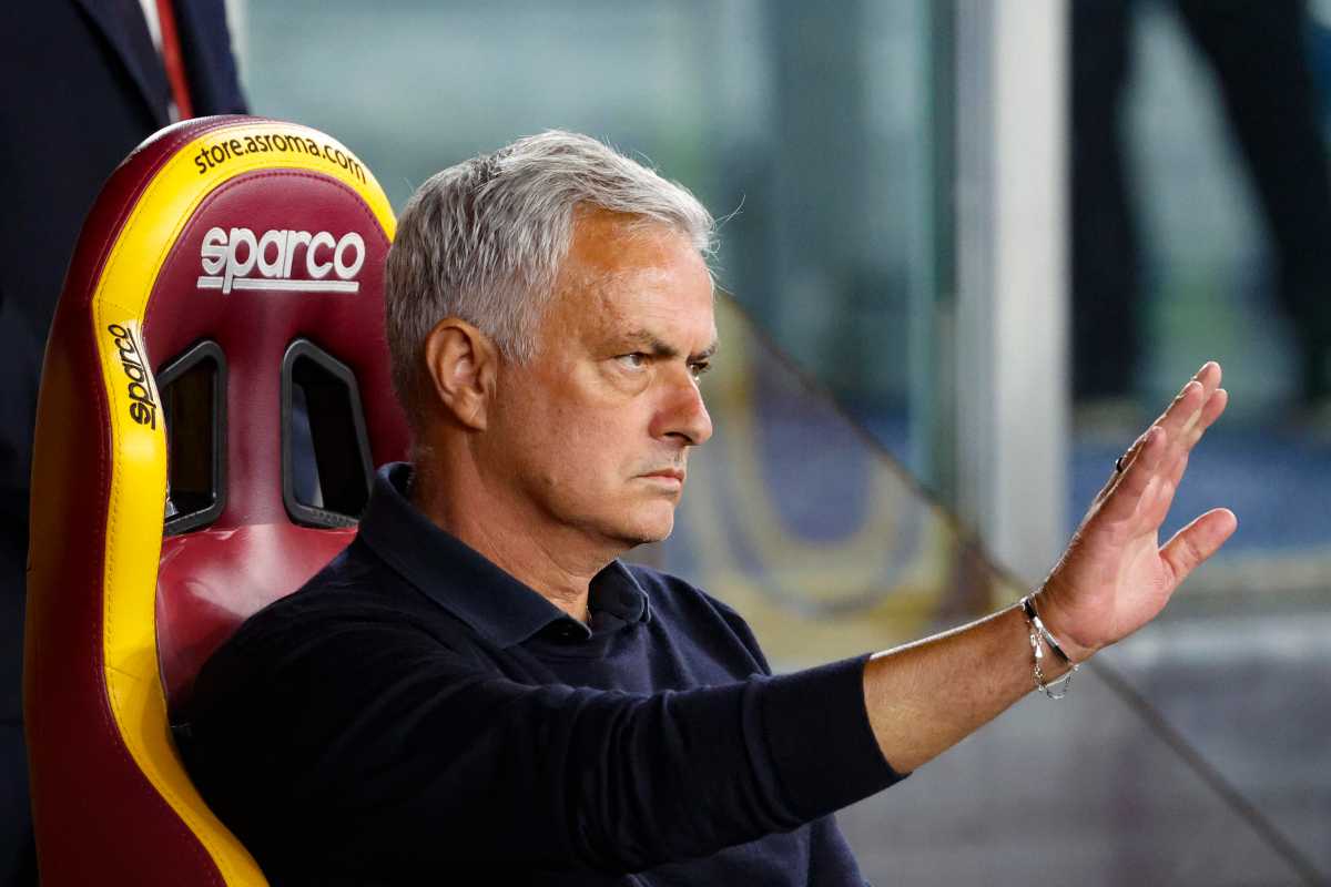 Mourinho non trattiene lo sdegno: il tecnico è una furia