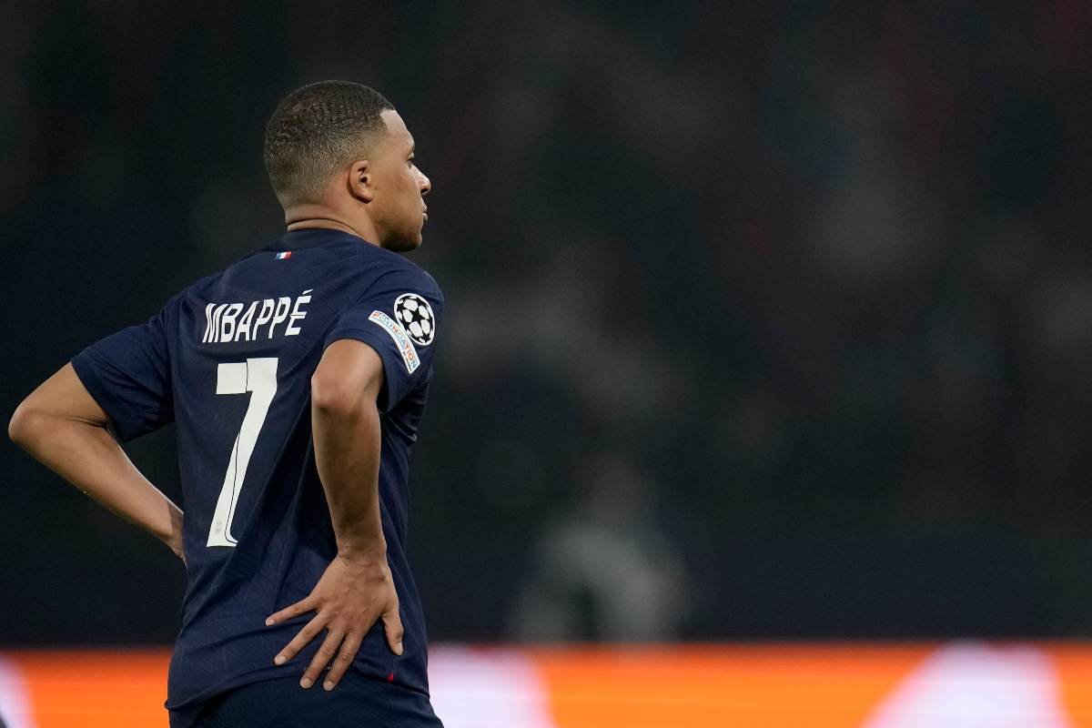 Mbappé firma con il Real Madrid