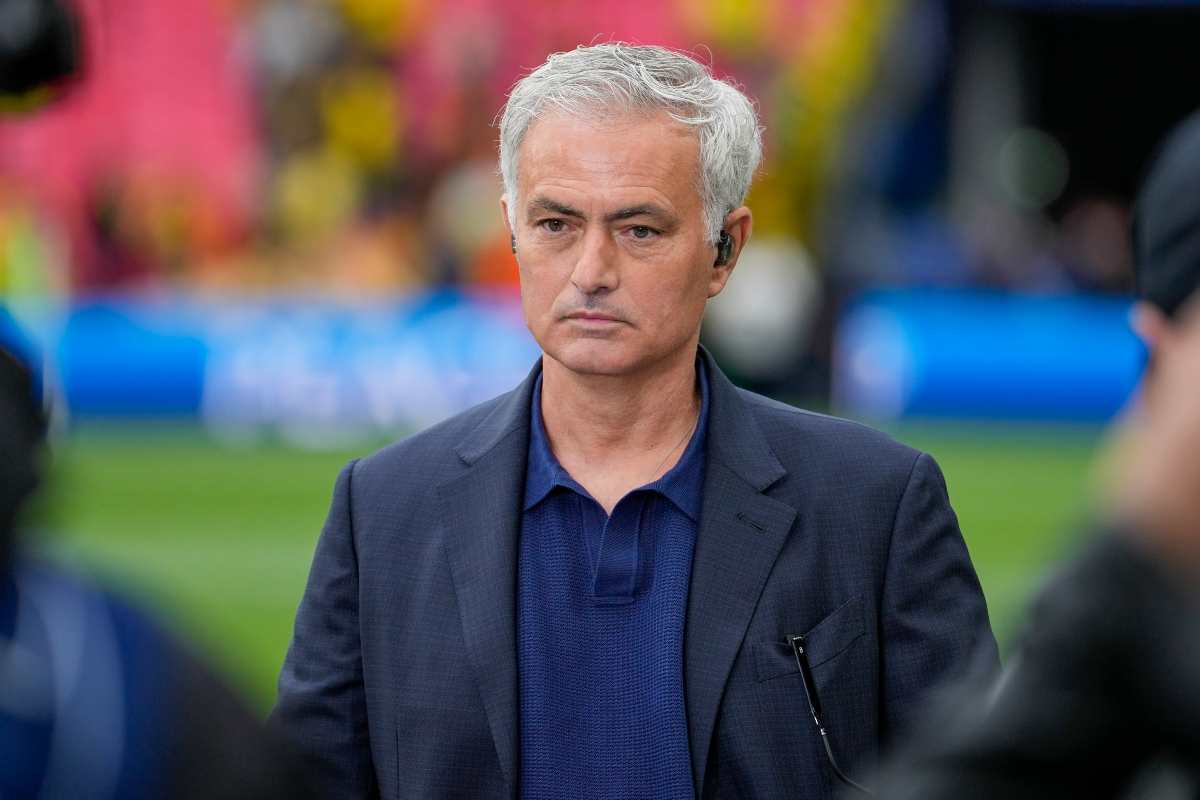 Il giocatore vola da Mourinho: clausola pagata e addio Juve