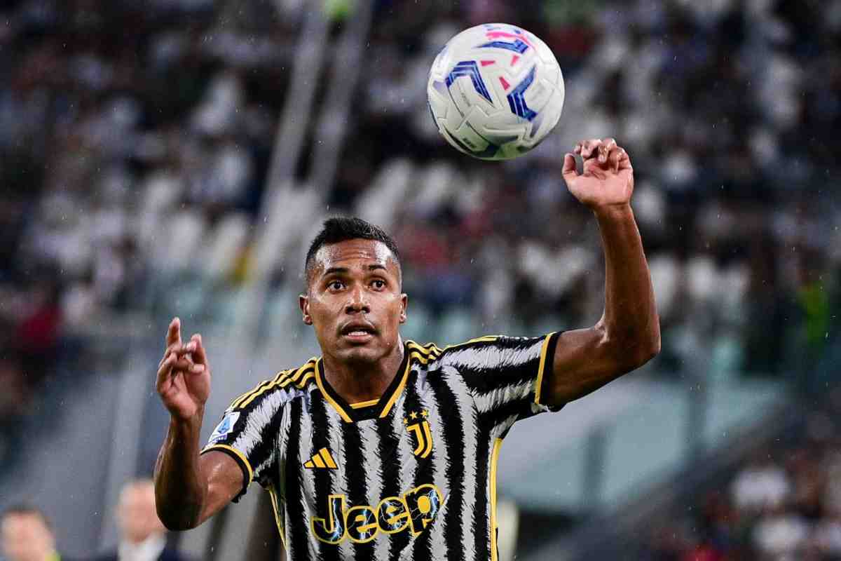 Alex Sandro è il colpo a titolo gratuito dalla Juventus