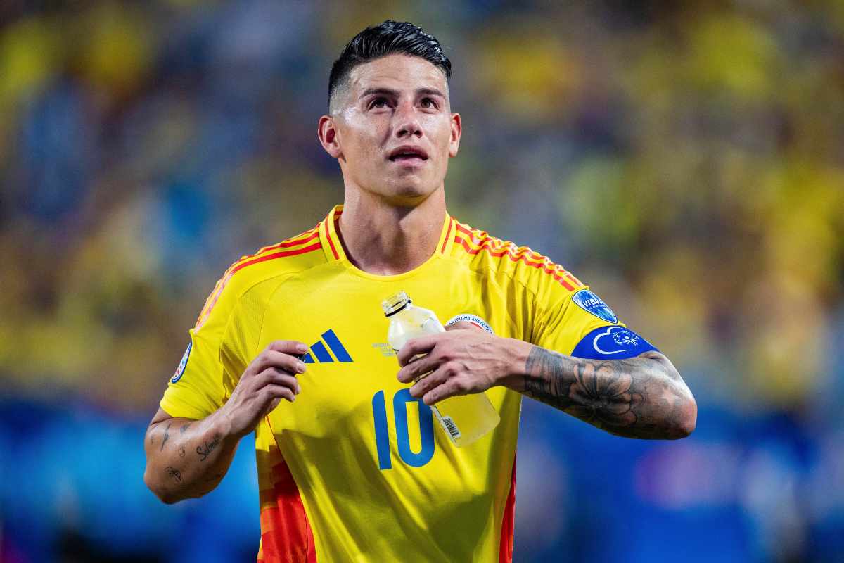 James Rodriguez firma