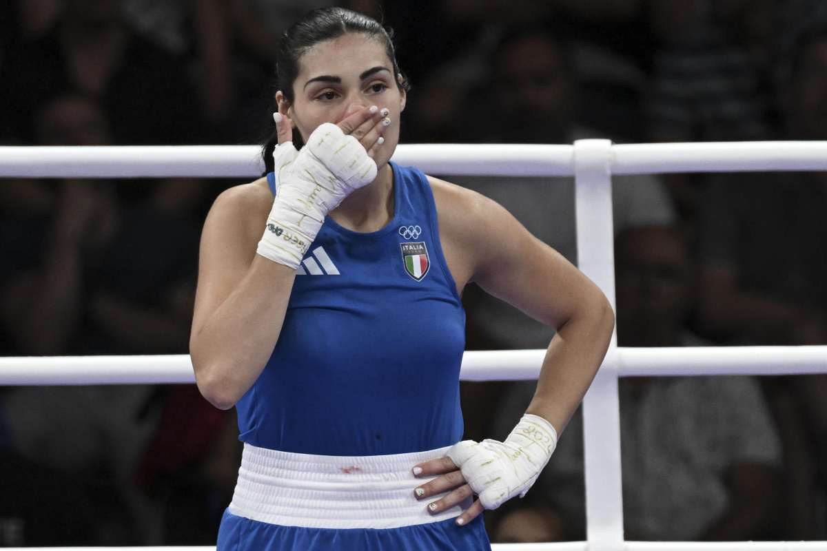 Angela Carini si ritira dalla boxe