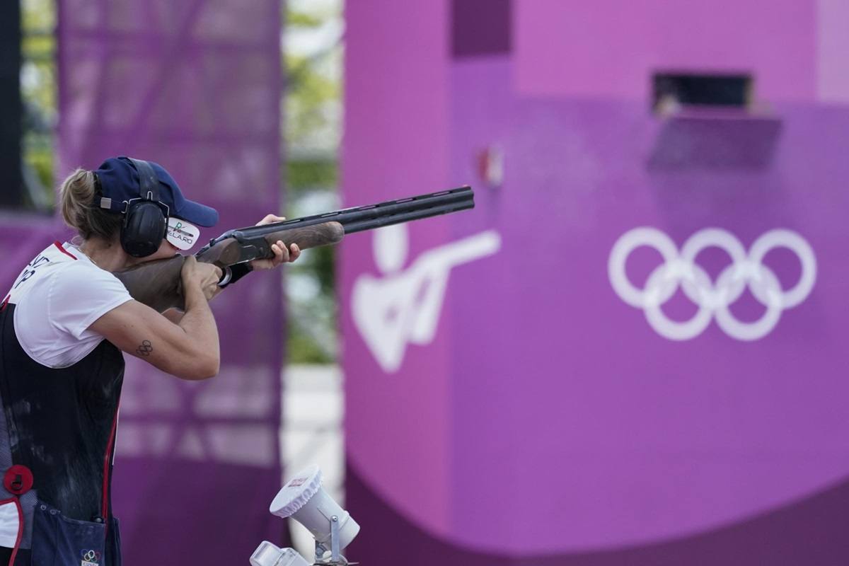 Bufera alle Olimpiadi: "Donne danneggiate"