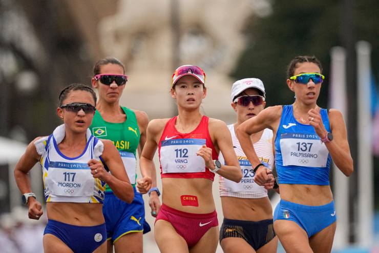 Olimpiadi perché cinesi ombelico coperto