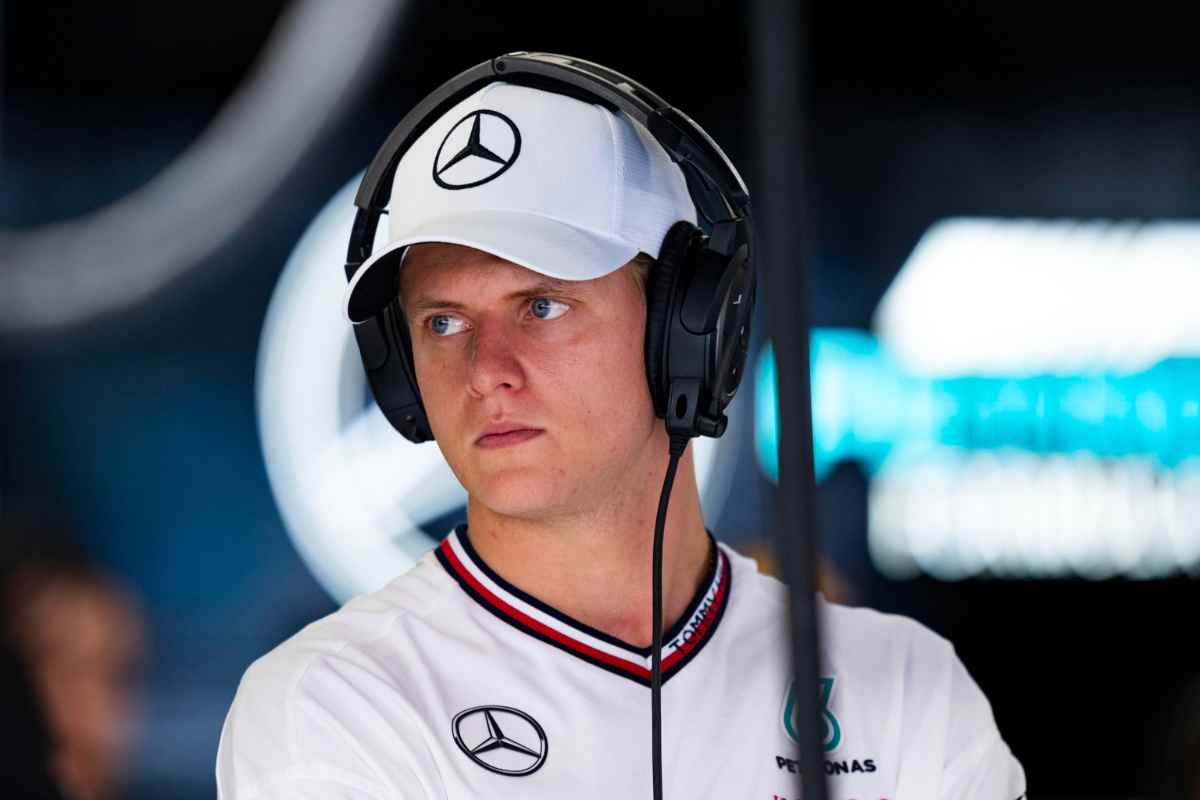 Mick Schumacher senza volante 