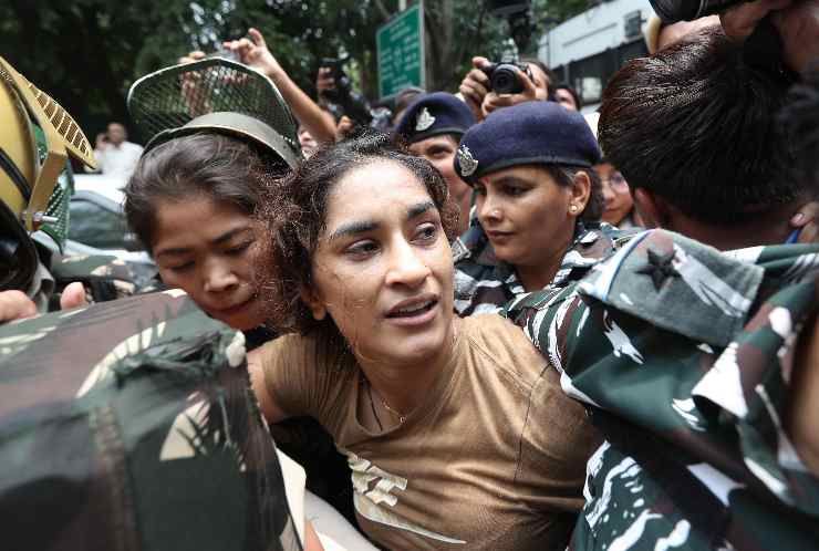 Vinesh Phogat: decisione squalifica dopo ritiro