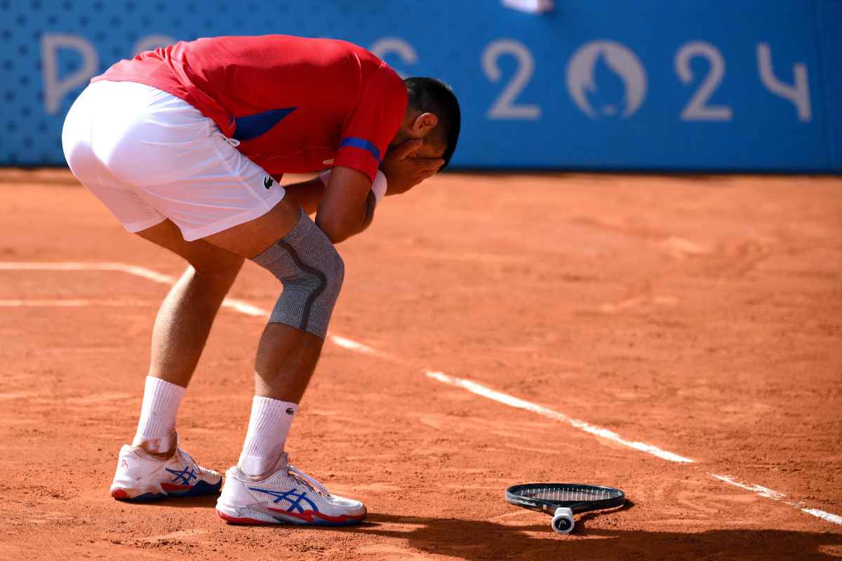 Djokovic alle prese con i dolori al ginocchio