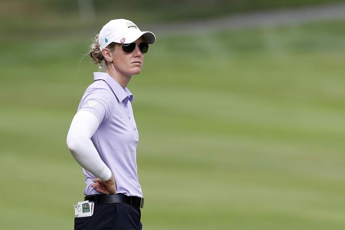 Polemiche nel golf per Hailey Davidson