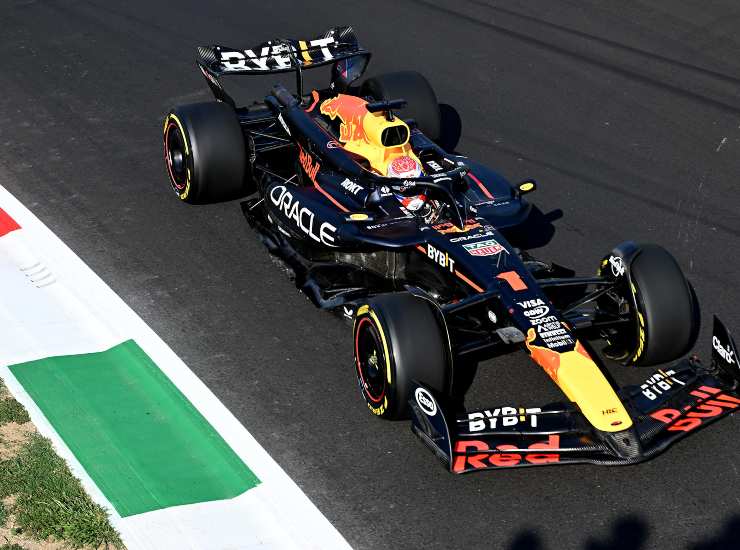 La Red Bull contro McLaren e Mercedes: indaga la FIA