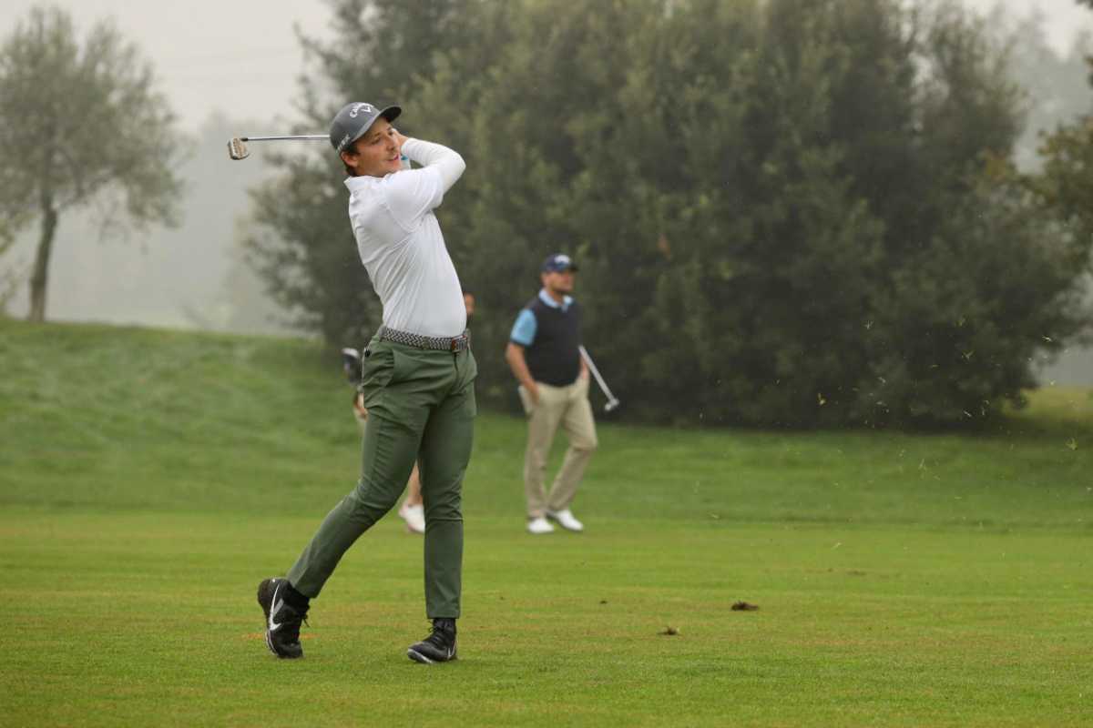 Mazzoli gioca a golf