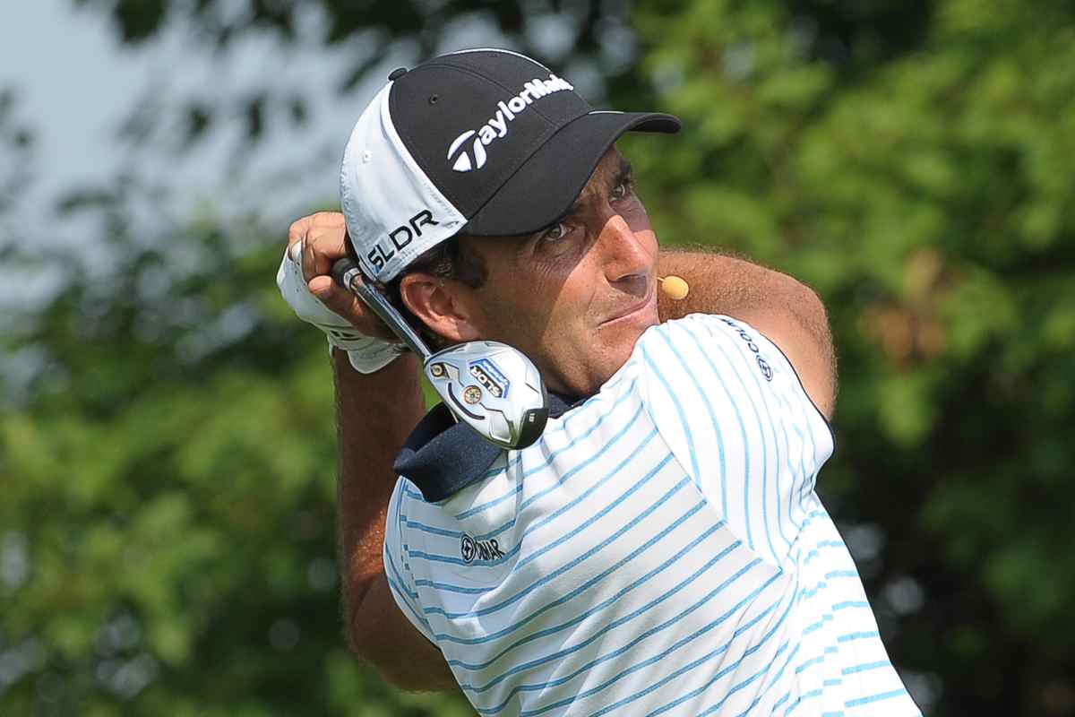 Edoardo Molinari gioca a golf