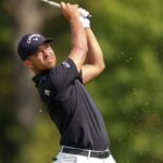 Xander Schauffele gioca a golf