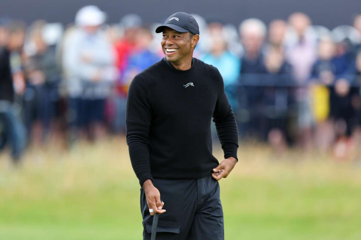 Tiger Woods sorride soddisfatto