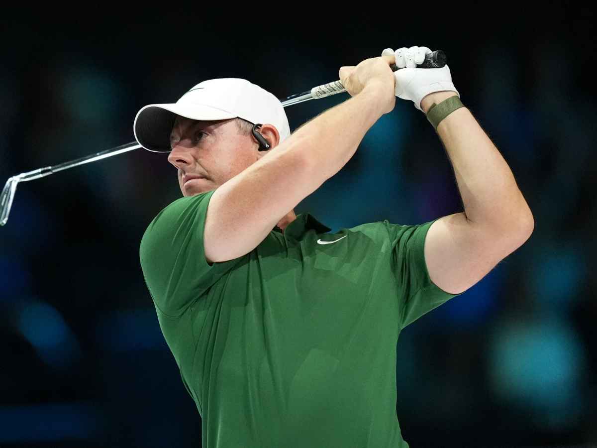 McIlroy colpisce la palla